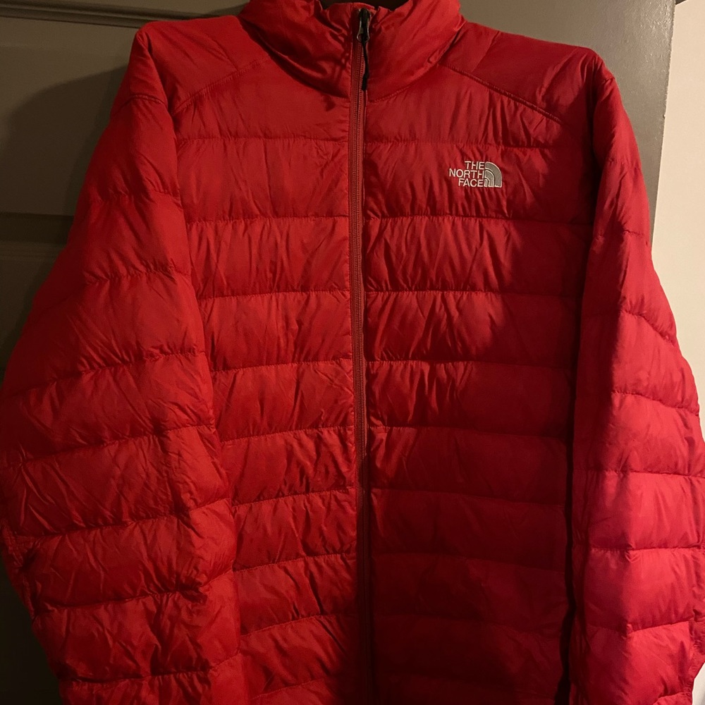 Northface men’s puffer jacket in red